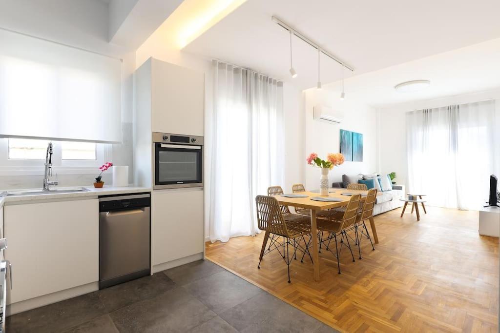 Blue Delta Apartment Palaio Faliro アテネ エクステリア 写真