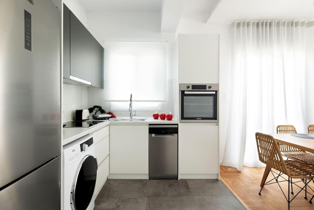 Blue Delta Apartment Palaio Faliro アテネ エクステリア 写真