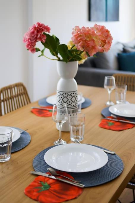 Blue Delta Apartment Palaio Faliro アテネ エクステリア 写真