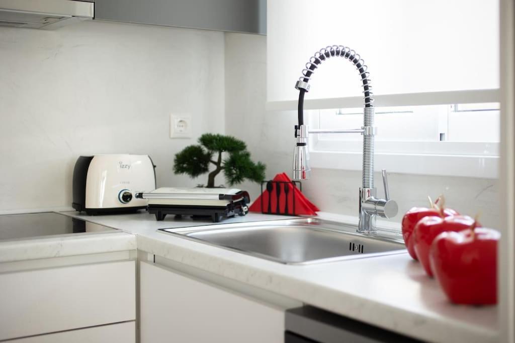 Blue Delta Apartment Palaio Faliro アテネ エクステリア 写真