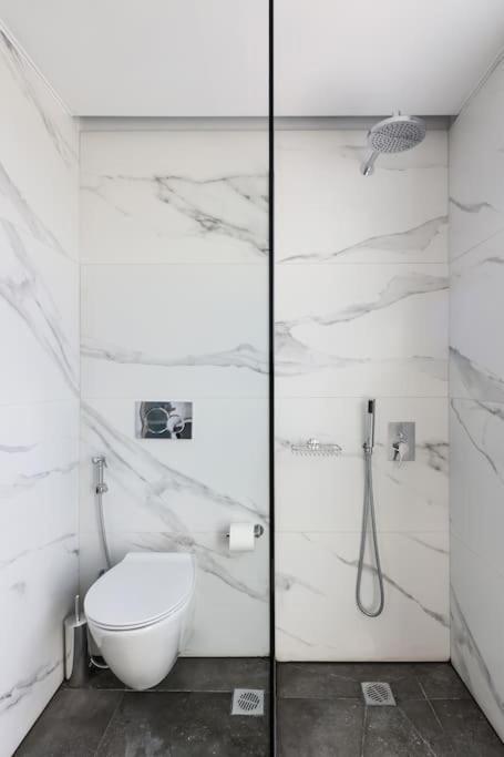 Blue Delta Apartment Palaio Faliro アテネ エクステリア 写真